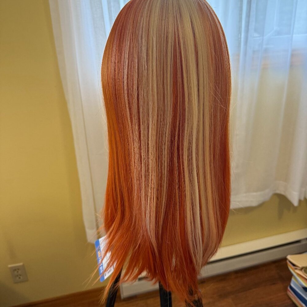 BRAND NEW Orange Lace Front Synthetic Wig 🤩